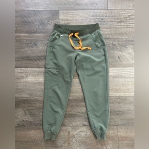 FIGS MOSS GREEN ZAMORA JOGGERS